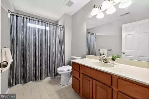Bath - 562 Partridge Ct, Mickleton, NJ 08056 photo 2 of 3