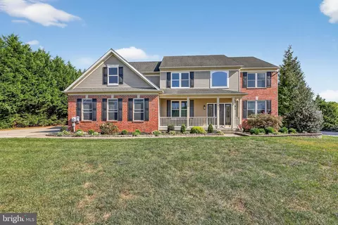Exterior - 562 Partridge Ct, Mickleton, NJ 08056 photo 2 of 8