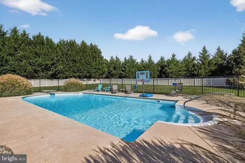 Exterior - 562 Partridge Ct, Mickleton, NJ 08056 photo 6 of 8