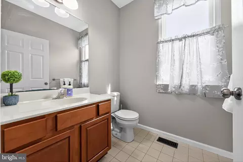 Bath - 562 Partridge Ct, Mickleton, NJ 08056 photo 1 of 3