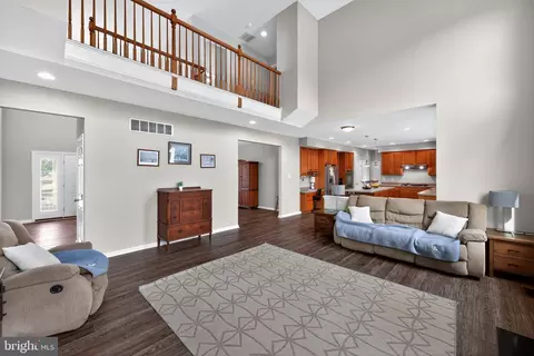 Entry Way - 562 Partridge Ct, Mickleton, NJ 08056 photo 2 of 4