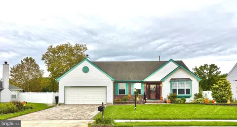 23 Olympia Ln, Sicklerville, NJ 08081