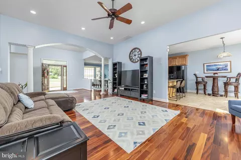 Living - 310 Patsy Ct, West Deptford, NJ 08066 photo 1 of 3