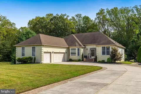 Exterior - 310 Patsy Ct, West Deptford, NJ 08066 photo 2 of 13