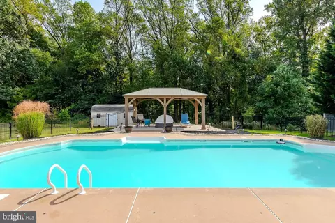Exterior - 310 Patsy Ct, West Deptford, NJ 08066 photo 11 of 13
