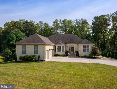 310 Patsy Ct, West Deptford, NJ 08066