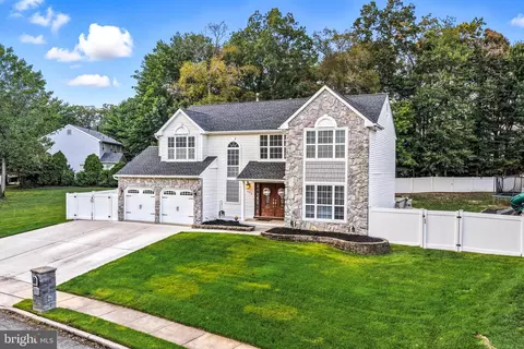 105 Branchwood Dr, Woodbury, NJ 08096
