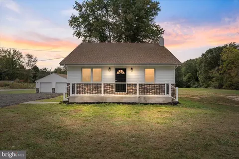 242 Clayton Ave, Monroeville, NJ 08343