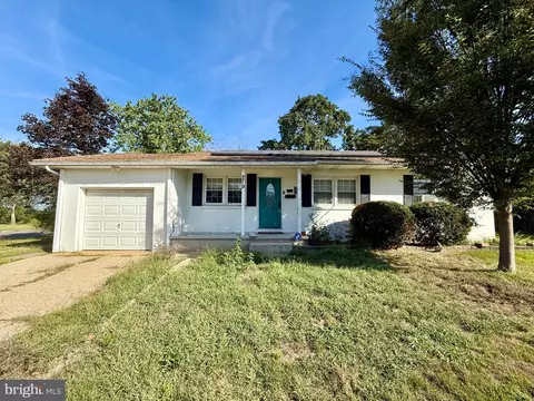 279 Lincoln Ave, Paulsboro, NJ 08066