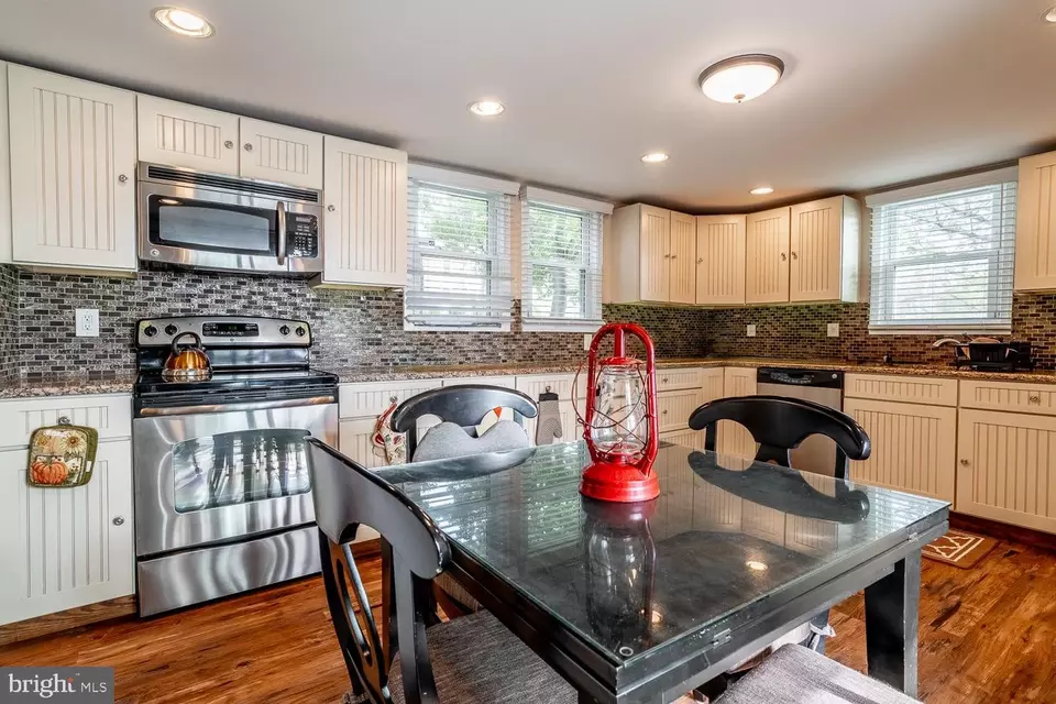 Kitchen - 3 S Bridgeport Rd, Bridgeport, NJ 08014 photo 2 of 2