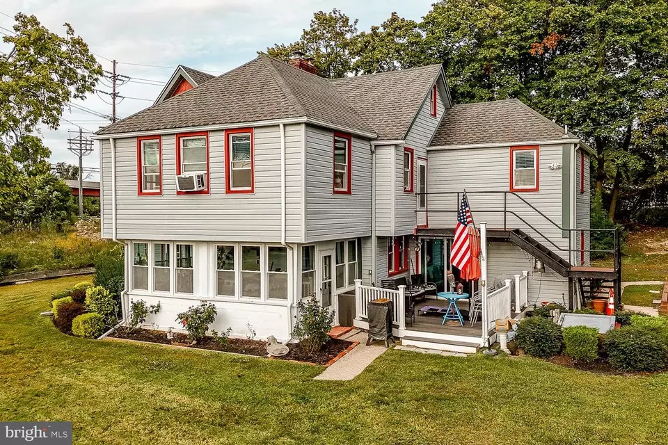Exterior - 3 S Bridgeport Rd, Bridgeport, NJ 08014 photo 3 of 10