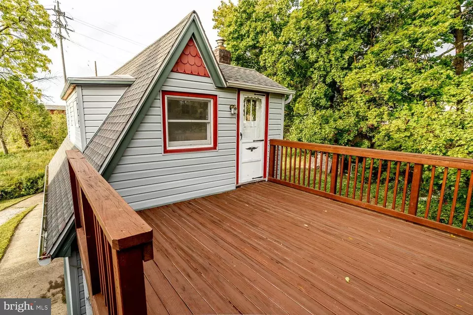 Exterior - 3 S Bridgeport Rd, Bridgeport, NJ 08014 photo 6 of 10