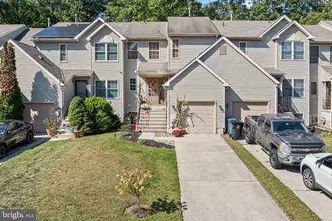 26 Woodstream Ct, Mantua, NJ 08051