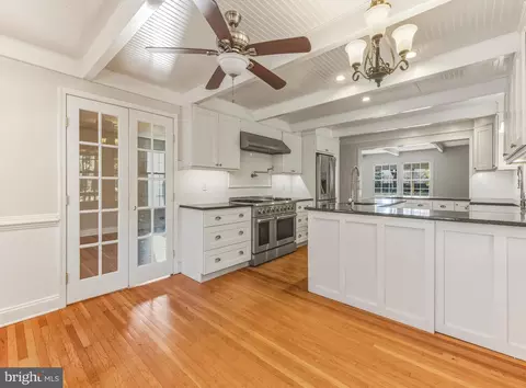 1102 Barnesdale Rd, West Deptford, NJ 08096