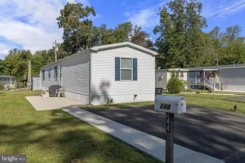 244 Iris Rd, Mullica Hill, NJ 08062