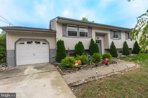 280 Ireland Ter, Williamstown, NJ 08094