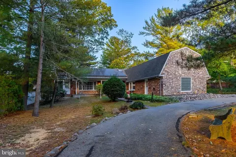318 Johnson Rd, Sicklerville, NJ 08081