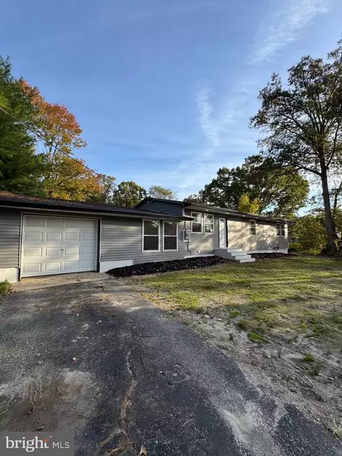 1435 Coles Mill Rd, Williamstown, NJ 08094