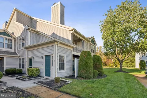 652 Steeplechase Ct, Woodbury, NJ 08096