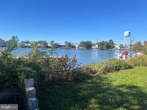 41 Timber Ave, Westville, NJ 08093
