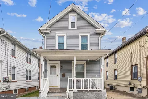 53 Capitol St, Paulsboro, NJ 08066