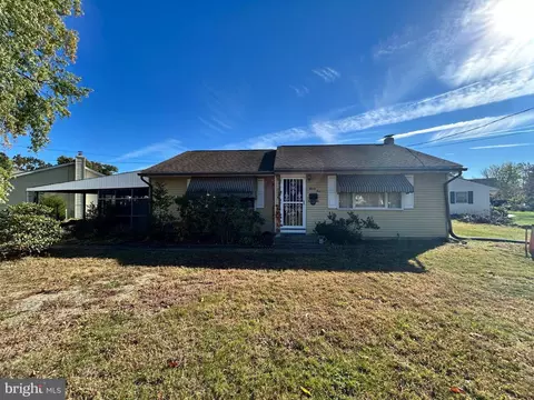 24 W Lois Dr, Williamstown, NJ 08094