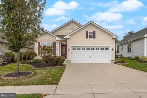 5 Wesley Dr, Woolwich Township, NJ 08085