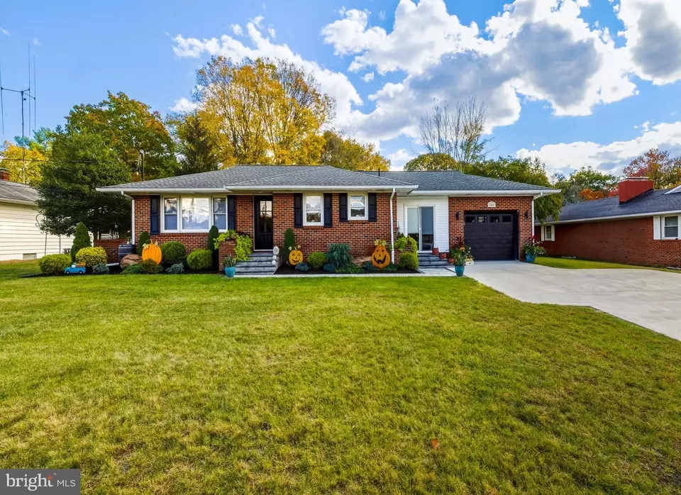 Exterior - 109 Lambs Rd, Sewell, NJ 08080 photo 1 of 4