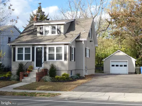 302 W Red Bank Ave, West Deptford, NJ 08096