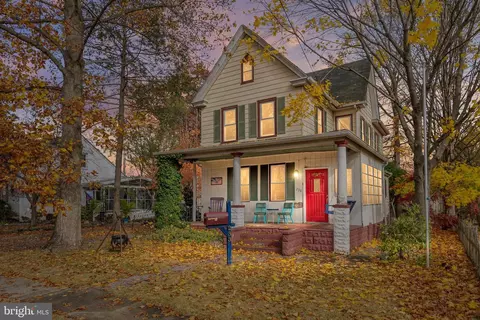 233 Elm St, Westville, NJ 08093