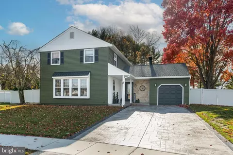 3 Drake Ter, Sewell, NJ 08080