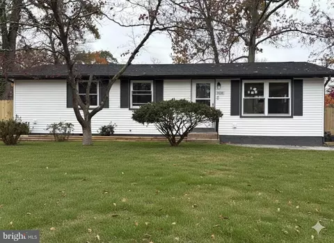 904 Pine Ave, Clayton, NJ 08312