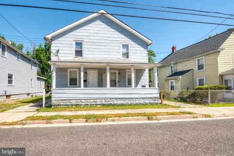 225 W 227 W Buck St, Paulsboro, NJ 08066