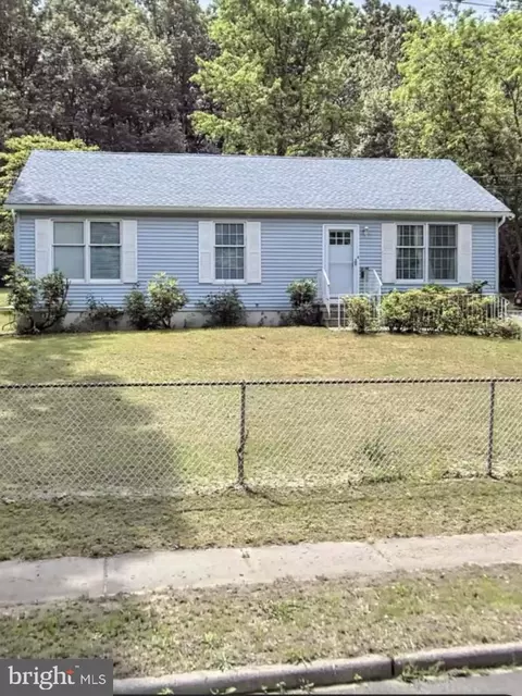 818 Mail Ave, Woodbury, NJ 08096