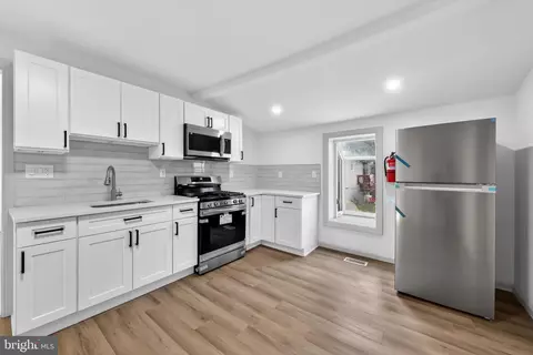 121 N 123 N Repauno Ave, Gibbstown, NJ 08027