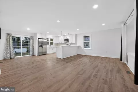 Living - 604 Mckinley Ave, Pitman, NJ 08071 photo 1 of 1