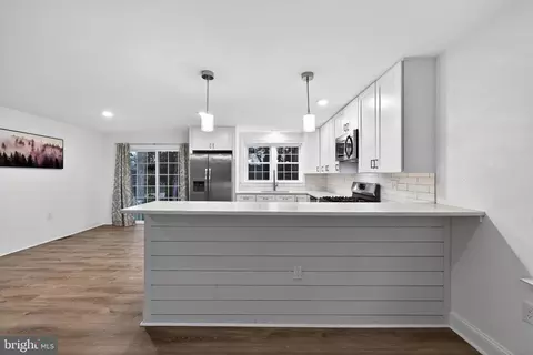 Entry Way - 604 Mckinley Ave, Pitman, NJ 08071 photo 5 of 5