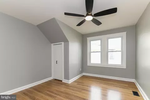 Entry Way - 151 Cedar Ave, Pitman, NJ 08071 photo 3 of 7