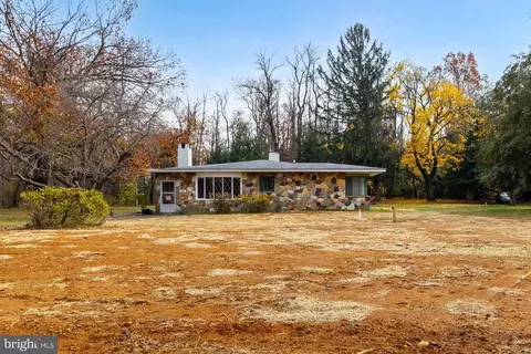 240 Deer Ln, Deptford, NJ 08096