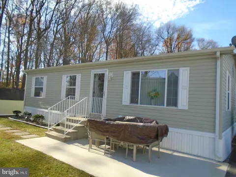 157 Robin Dr, West Deptford, NJ 08066