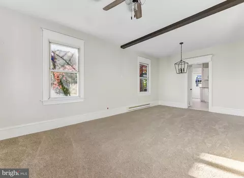 Entry Way - 12 Hazel Ave, Pitman, NJ 08071 photo 2 of 9