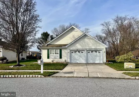46 Maple Leaf Cir, Sewell, NJ 08080