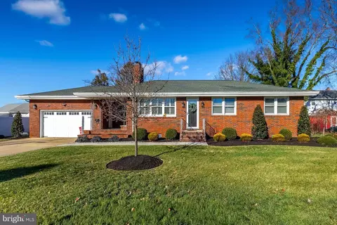 456 Freund Ave, Gibbstown, NJ 08027