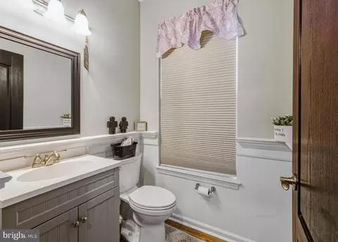 Entry Way - 751 Devonshire Dr, Williamstown, NJ 08094 photo 4 of 6