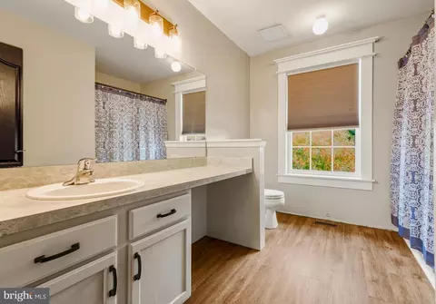 Entry Way - 751 Devonshire Dr, Williamstown, NJ 08094 photo 5 of 6