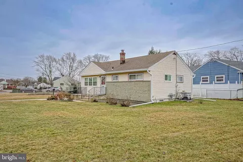 137 Baldwin Rd, Glassboro, NJ 08028