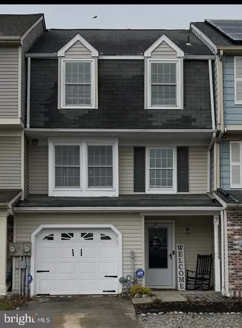 7 Redwood Ct, Glassboro, NJ 08028