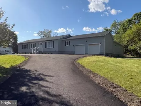 1124 Lexington Dr, Deptford, NJ 08096