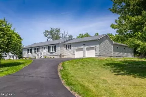 1124 Lexington Dr, Deptford, NJ 08096