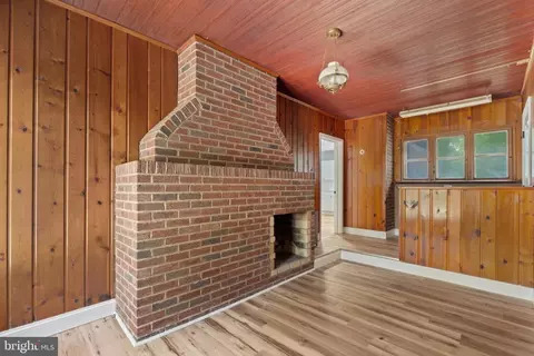 Entry Way - 237 Adams Ave, Pitman, NJ 08071 photo 4 of 4